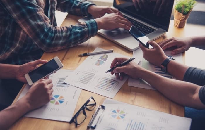 Pros and Cons for Forming a Family-owned Corporation